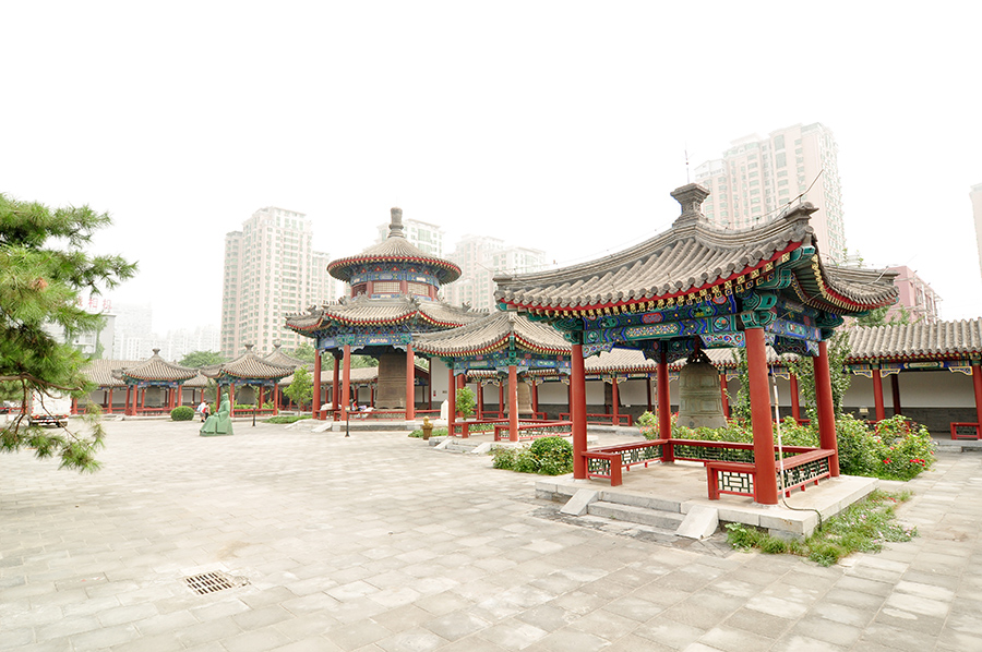 china-beijing-bell-temple-and-surroundings-005
