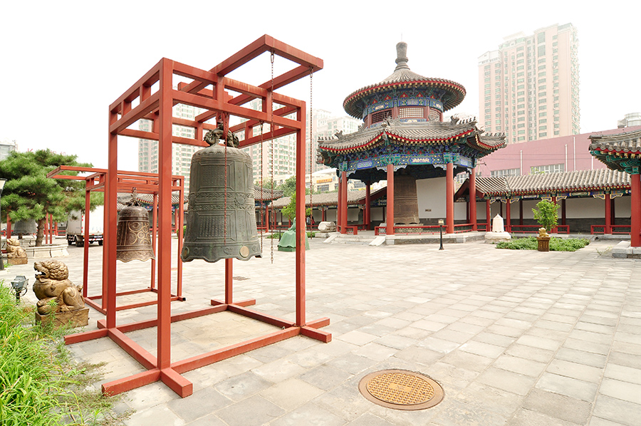 china-beijing-bell-temple-and-surroundings-007