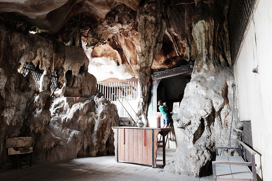 Uvnitř skalního chrámu, Ipoh, Malajsie