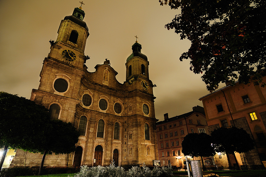 Innsbruck, noční město.